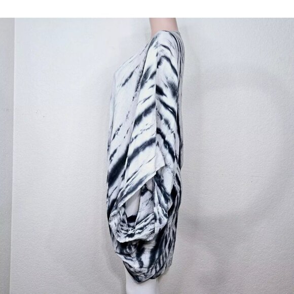 Staring At Stars Open Kimono Navy White Tie-Dye Zebra 3/4 Sleeve - Picture 2 of 5